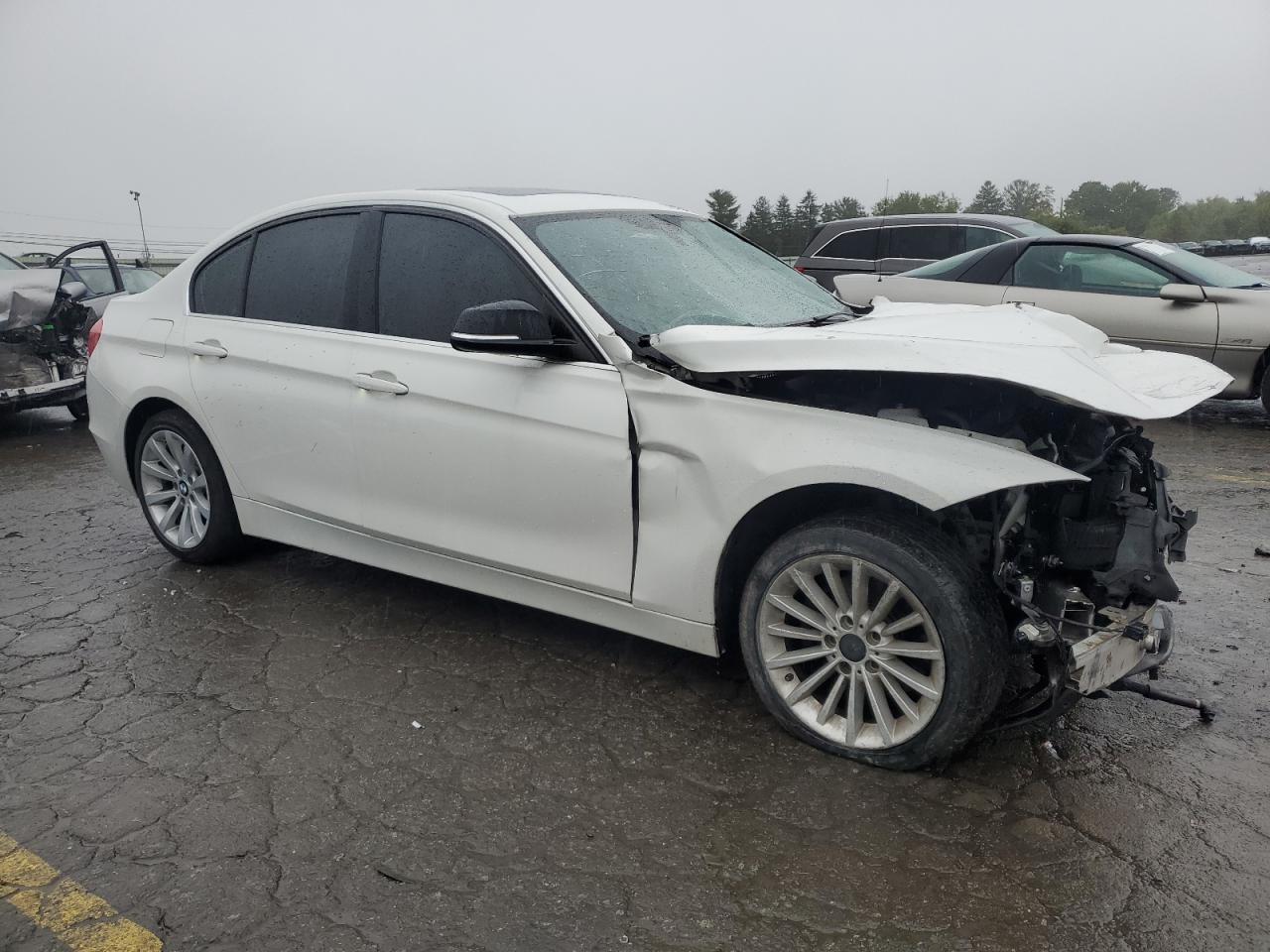 2015 BMW 3er VIN WBA3B5G57FNS12442 Copart auction photo, front end / side damage thumbnail 4