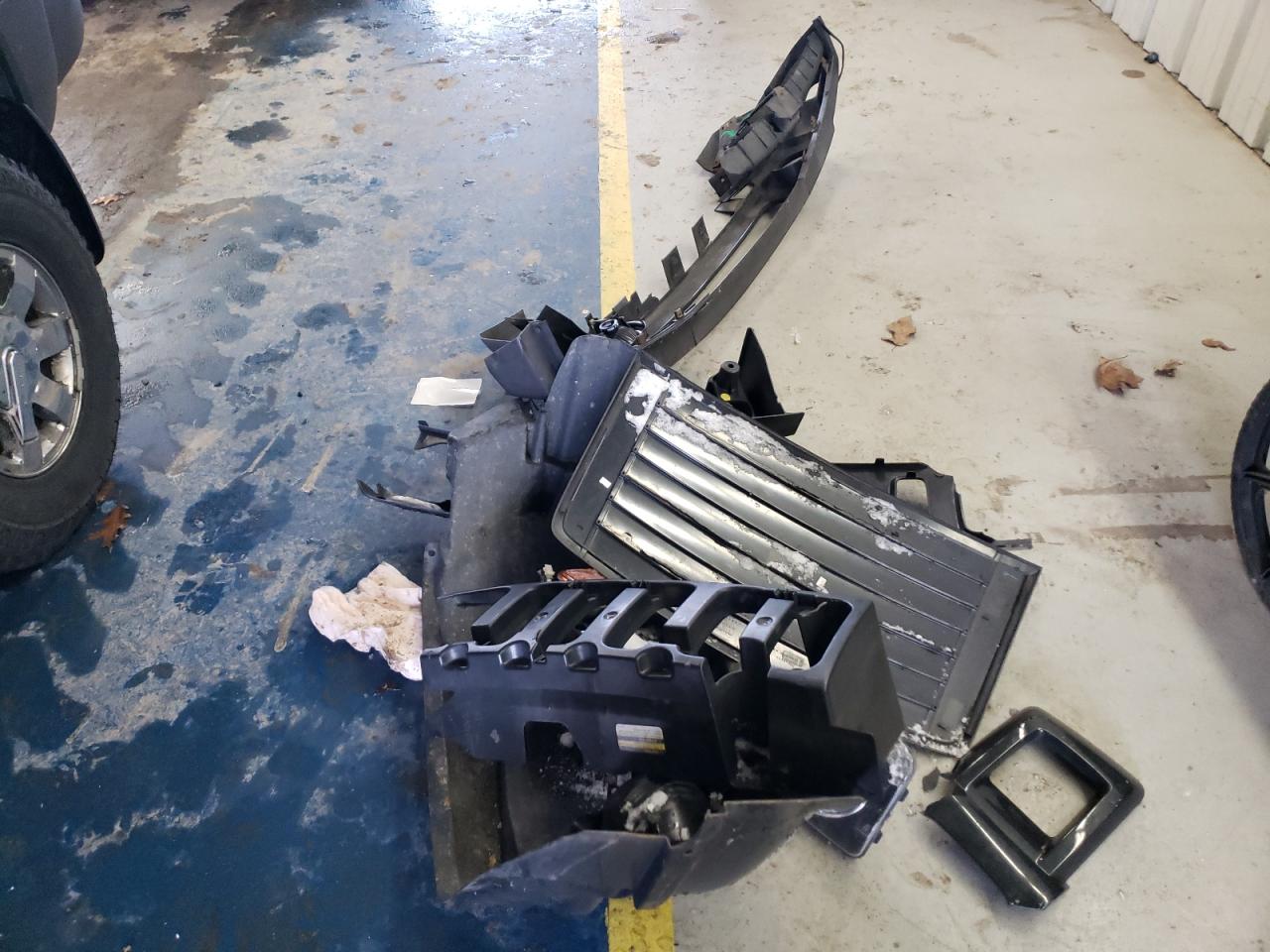 2009 Hummer H3 VIN 5GNEN13EX98140981 Copart auction photo, front end / undercarriage damage thumbnail 12