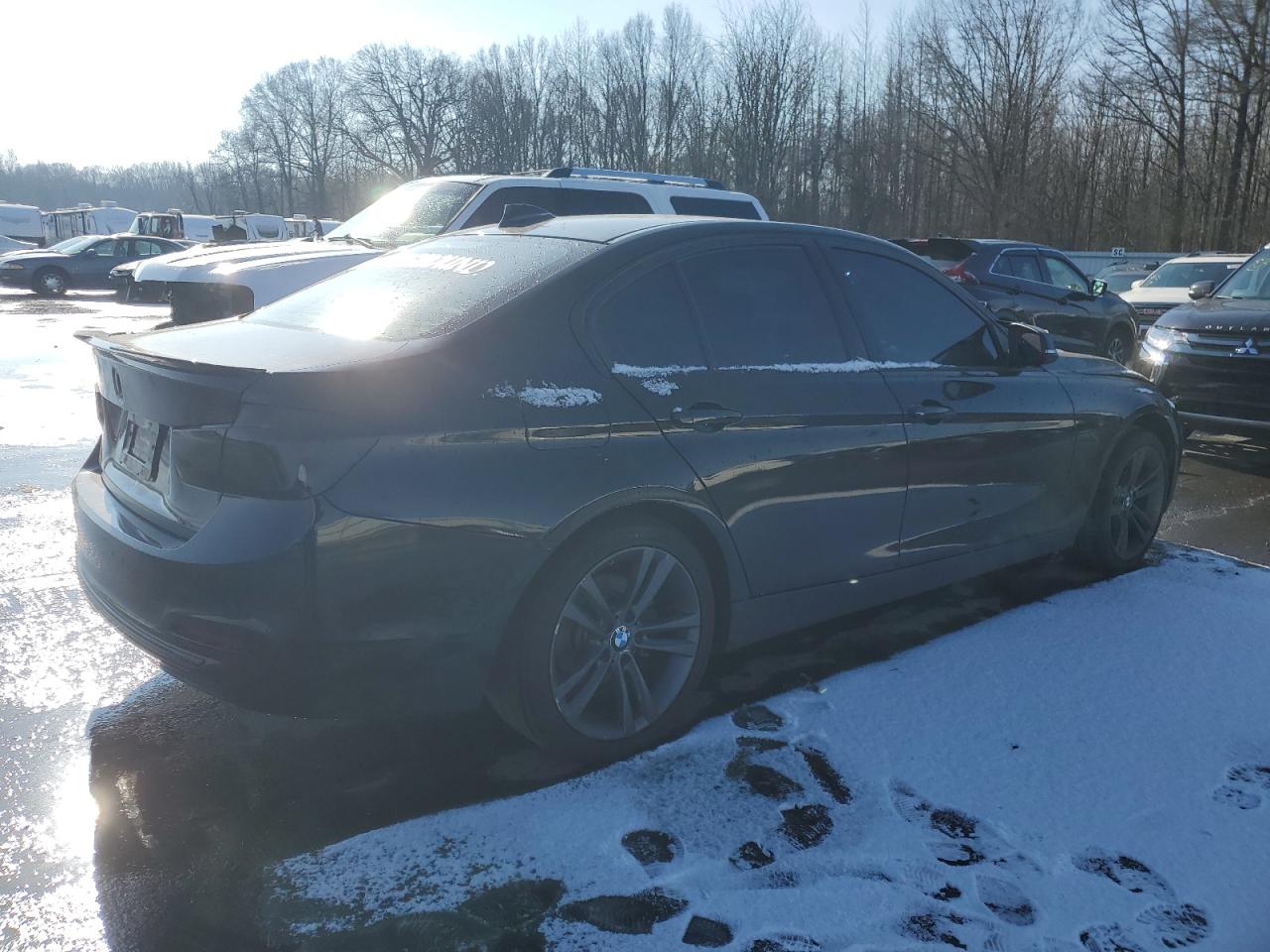 2016 BMW 3er VIN WBA8E9G50GNT84821 Copart auction photo, front end damage thumbnail 3