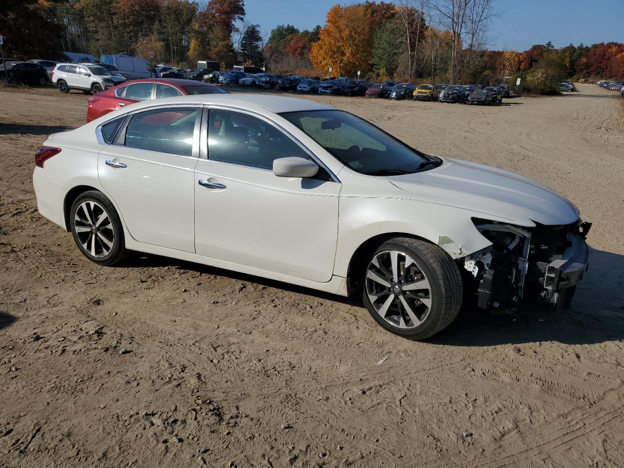 2018 Nissan Altima VIN 1N4AL3AP7JC122806 Copart auction photo, front end / side damage thumbnail 4