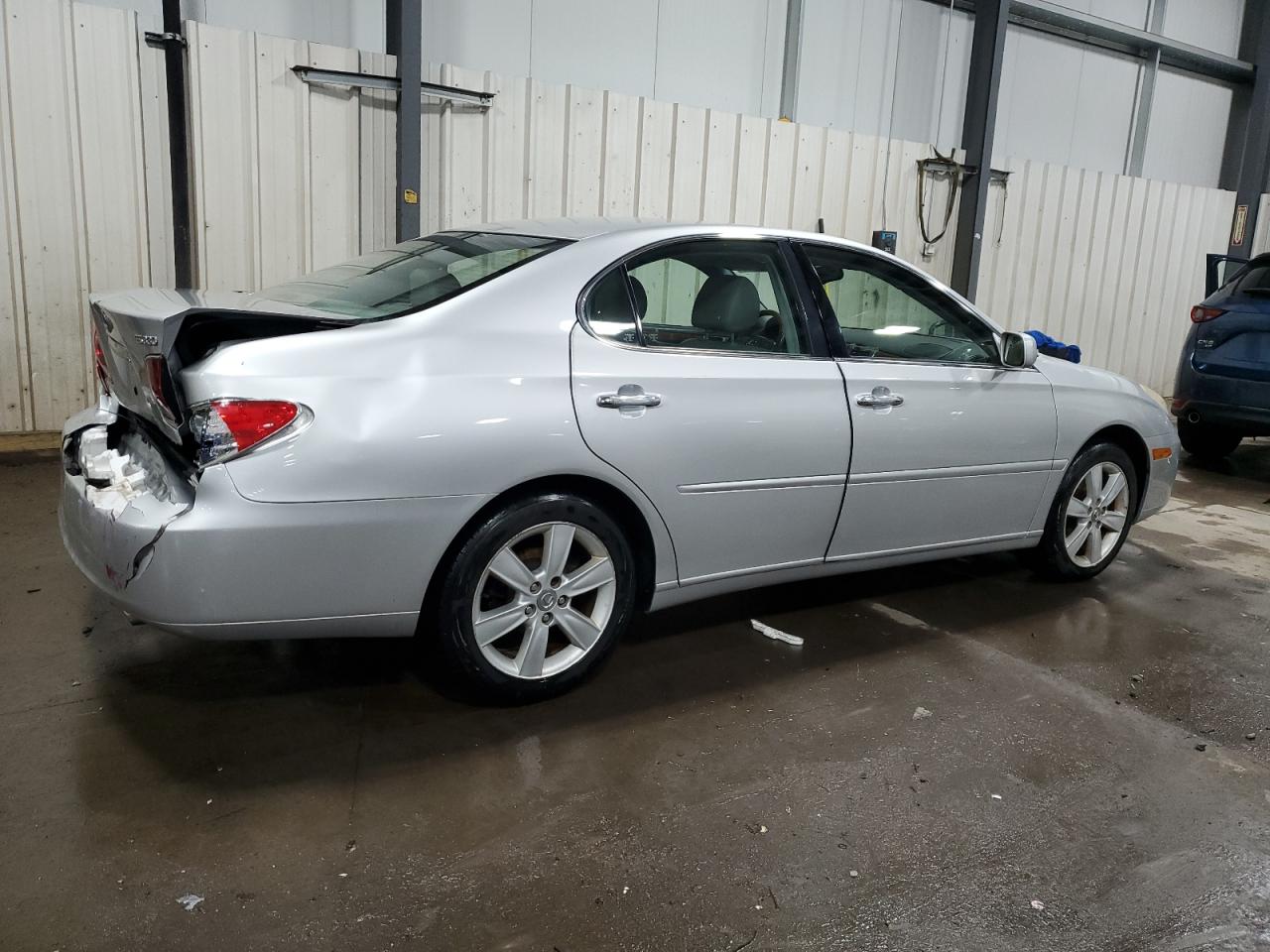 2005 Lexus ES VIN JTHBA30GX55139243 Copart auction photo, rear end / front end damage thumbnail 3