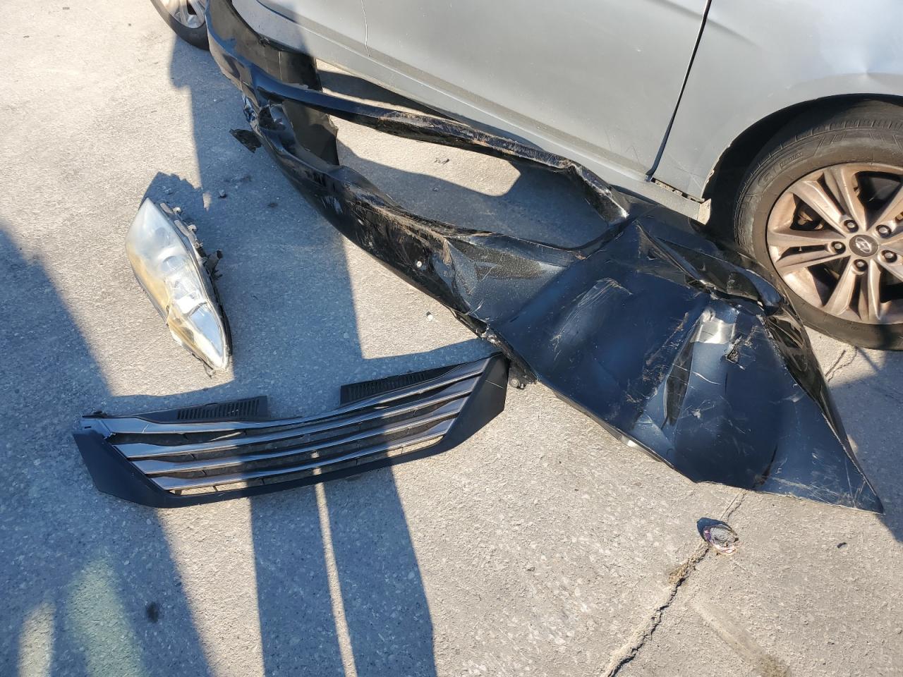2015 Toyota Sienna VIN 5TDYK3DCXFS677243 Copart auction photo, front end / rear end damage thumbnail 13