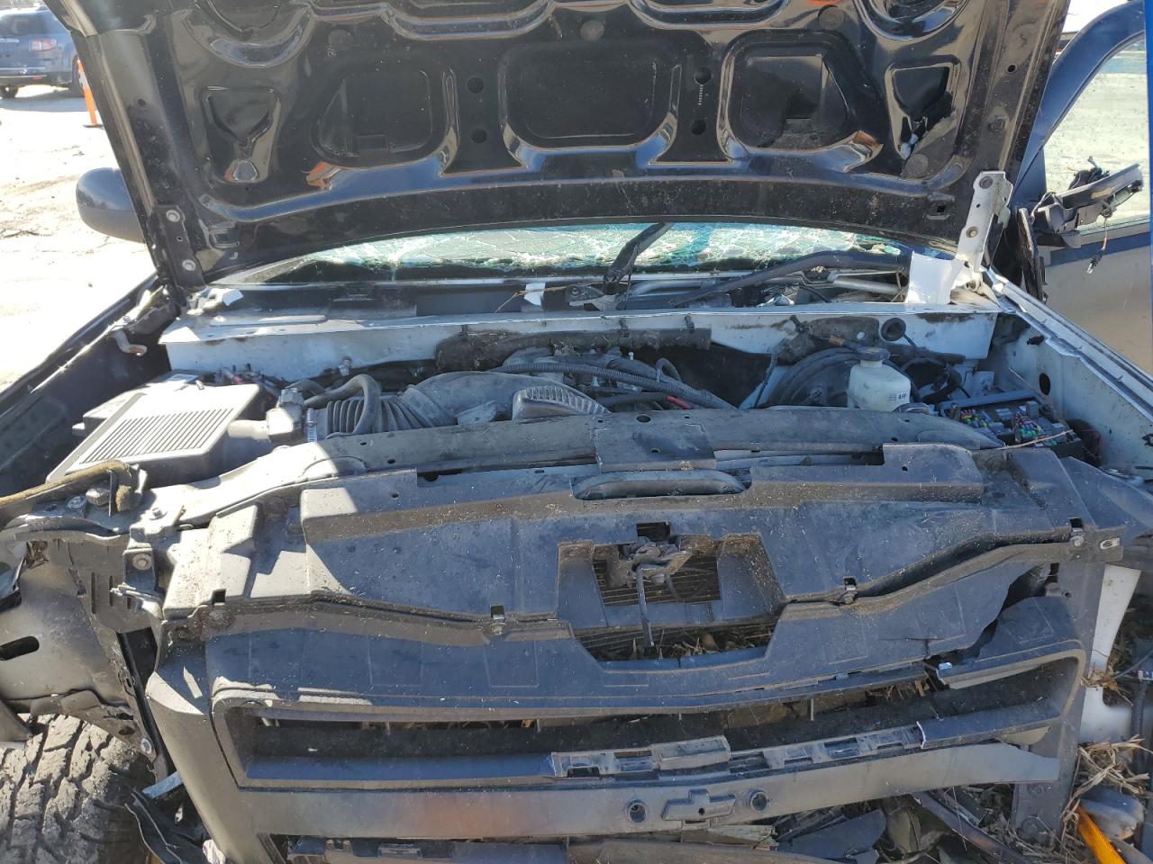 2010 Chevrolet Silverado VIN 3GCRKSE35AG258186 Copart auction photo, all over damage thumbnail 11