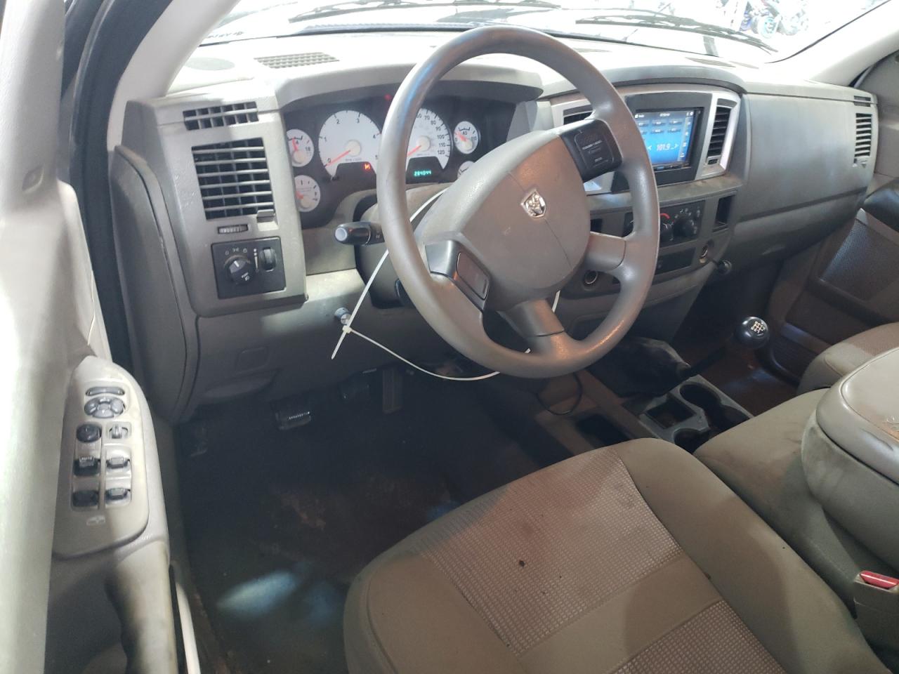2007 Dodge RAM VIN 3D6WG48A57G764517 Copart auction photo, water/flood / minor dent/scratches damage thumbnail 8