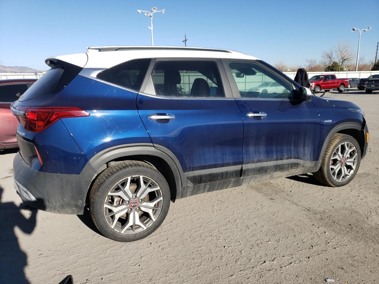 2021 KIA Seltos VIN KNDETCA2XM7184505 Copart auction photo, front end / minor dent/scratches damage thumbnail 3