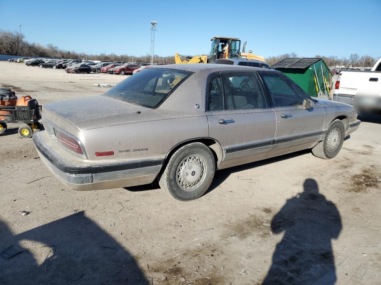 1992 Buick Park Avenue VIN 1G4CW53LXN1665094 Copart auction photo, side / minor dent/scratches damage thumbnail 3