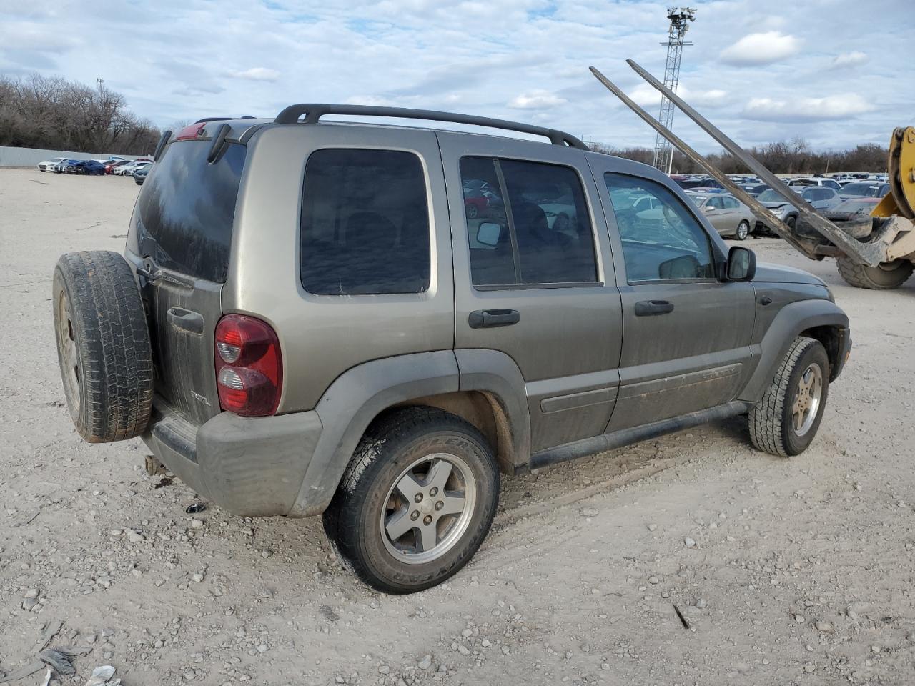 2006 Jeep Liberty (North America) VIN 1J4GK48KX6W275039 Copart auction photo, front end / minor dent/scratches damage thumbnail 3