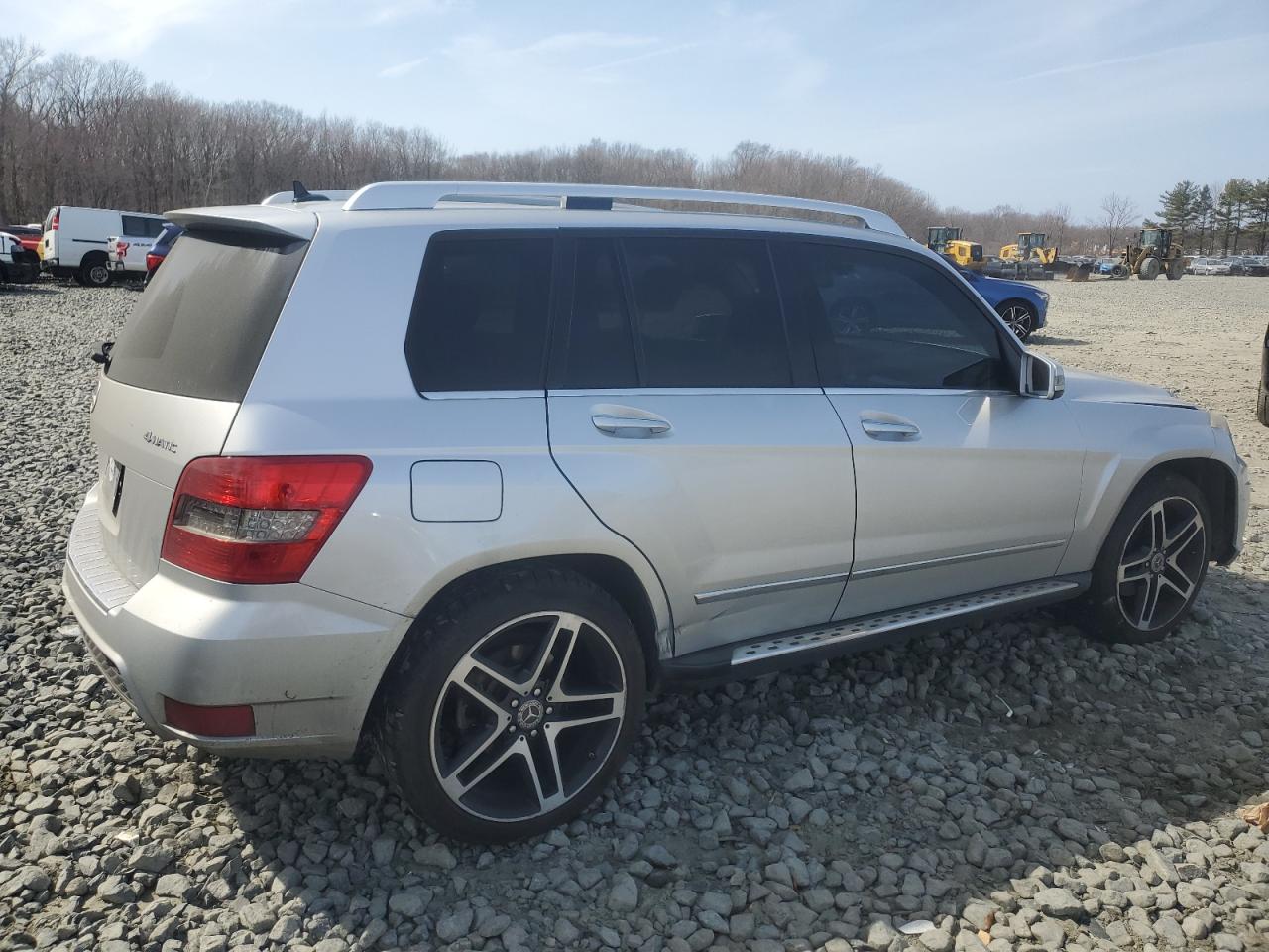 2012 Mercedes-Benz GLK-klasse VIN WDCGG8HB7CF865140 Copart auction photo, front end damage thumbnail 3