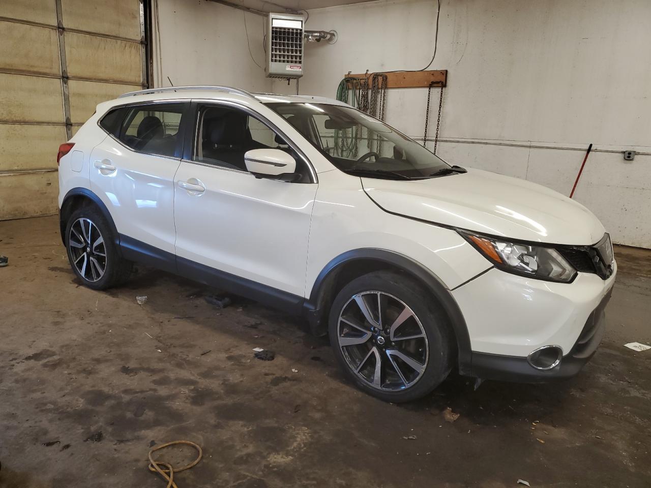 2017 Nissan Rogue VIN JN1BJ1CR4HW140974 Copart auction photo, front end damage thumbnail 4