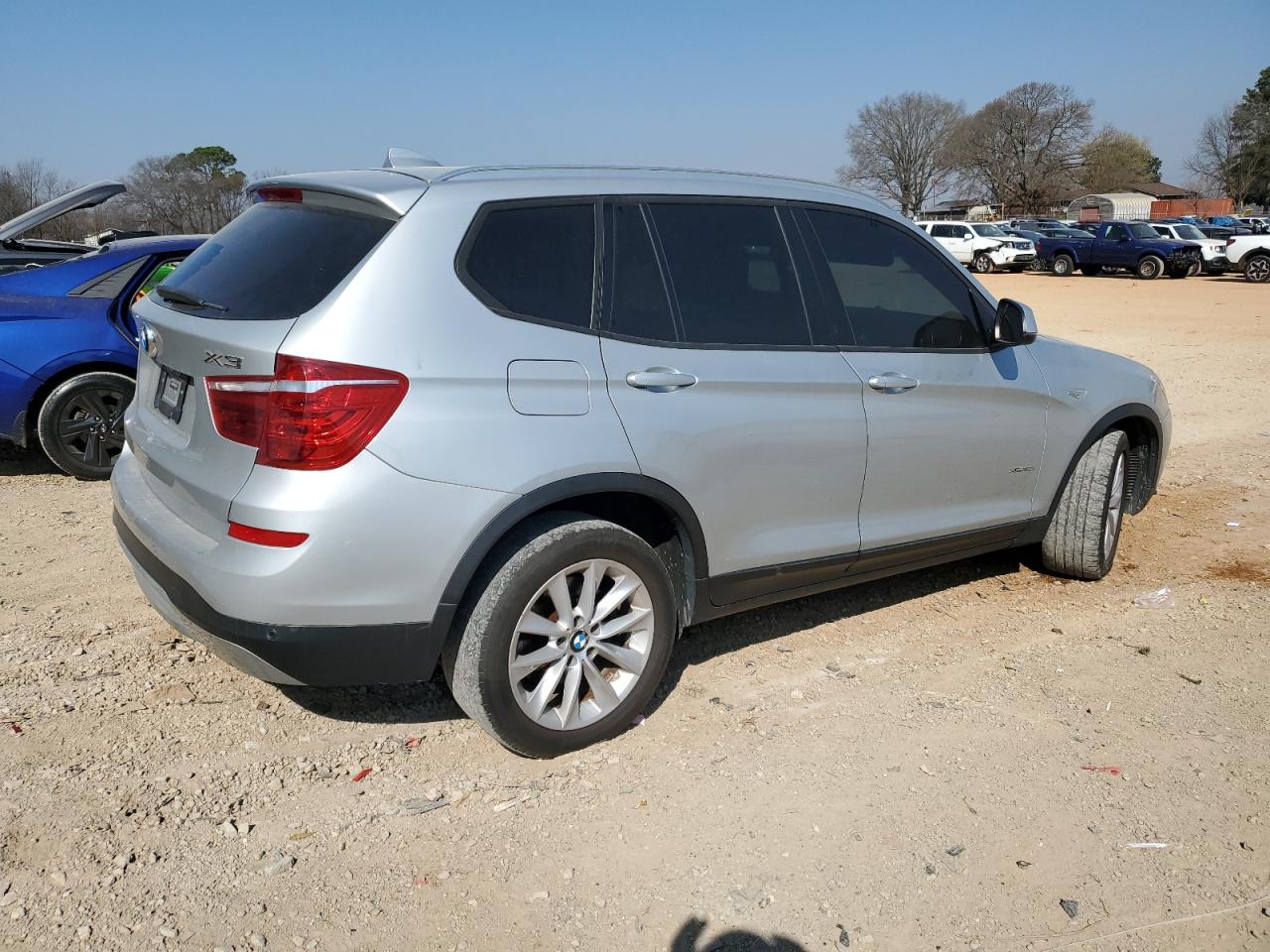 2017 BMW X3 VIN 5UXWX9C32H0T22715 Copart auction photo, minor dent/scratches damage thumbnail 3