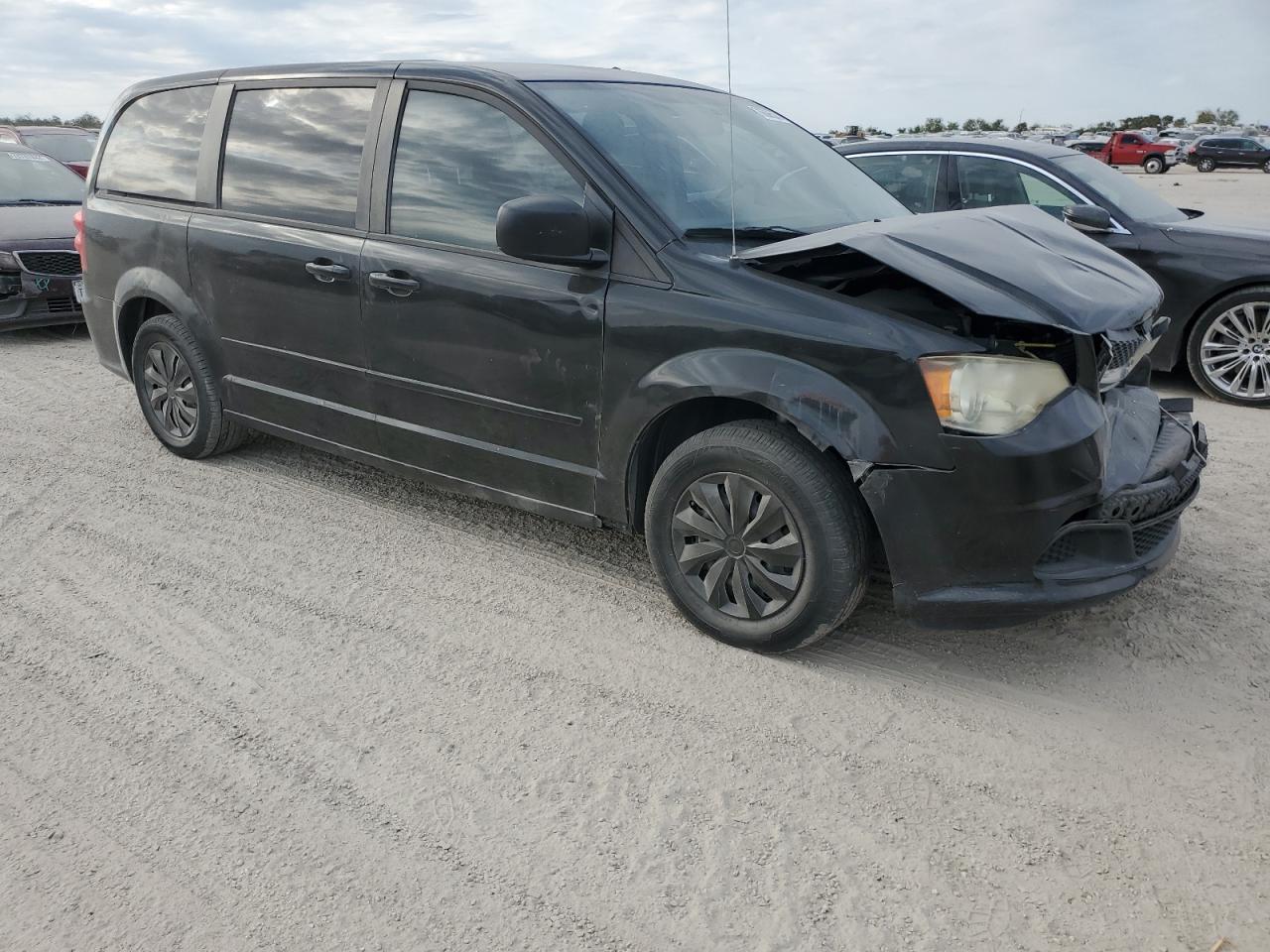 2012 Dodge Caravan VIN 2C4RDGBG4CR311794 Copart auction photo, front end damage thumbnail 4