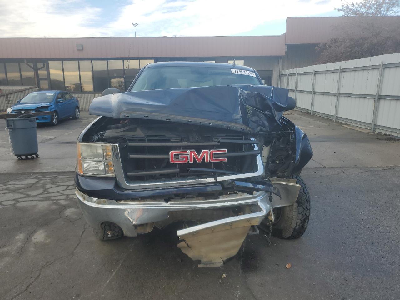 2011 GMC Sierra VIN 1GTR2VE35BZ288436 Copart auction photo, front end / side damage thumbnail 5