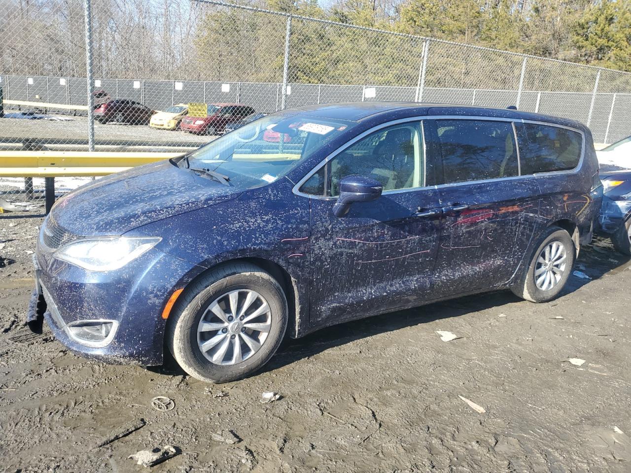 2018 Chrysler Pacifica VIN 2C4RC1FG6JR113306