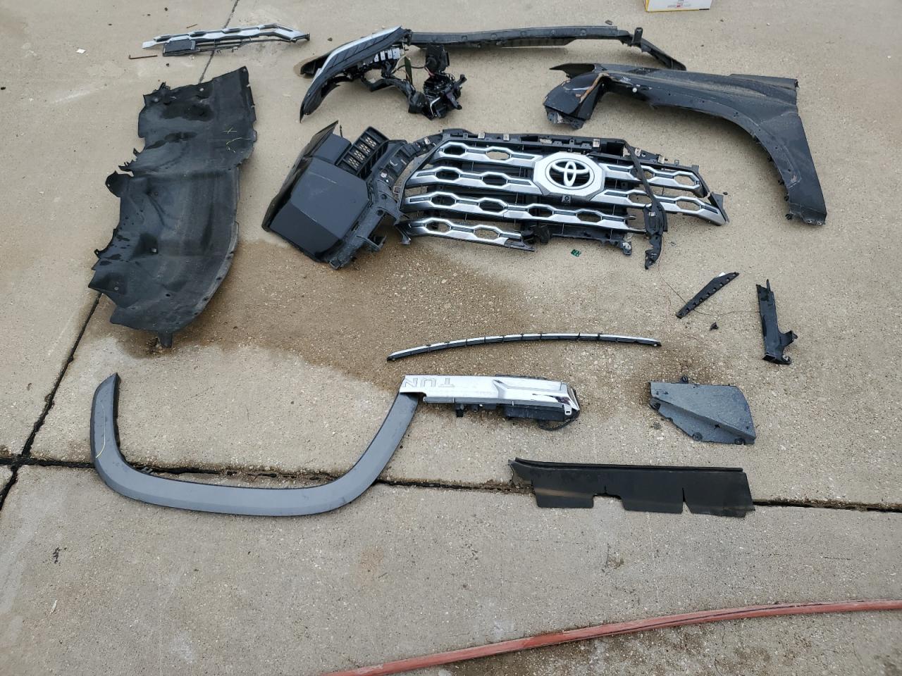 2022 Toyota Tundra VIN 5TFMA5DB1NX004452 Copart auction photo, front end damage thumbnail 12