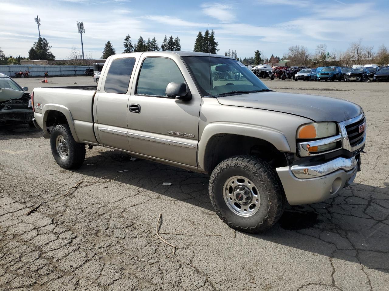 2003 GMC Sierra VIN 1GTHK29U93E125410 Copart auction photo, front end damage thumbnail 4