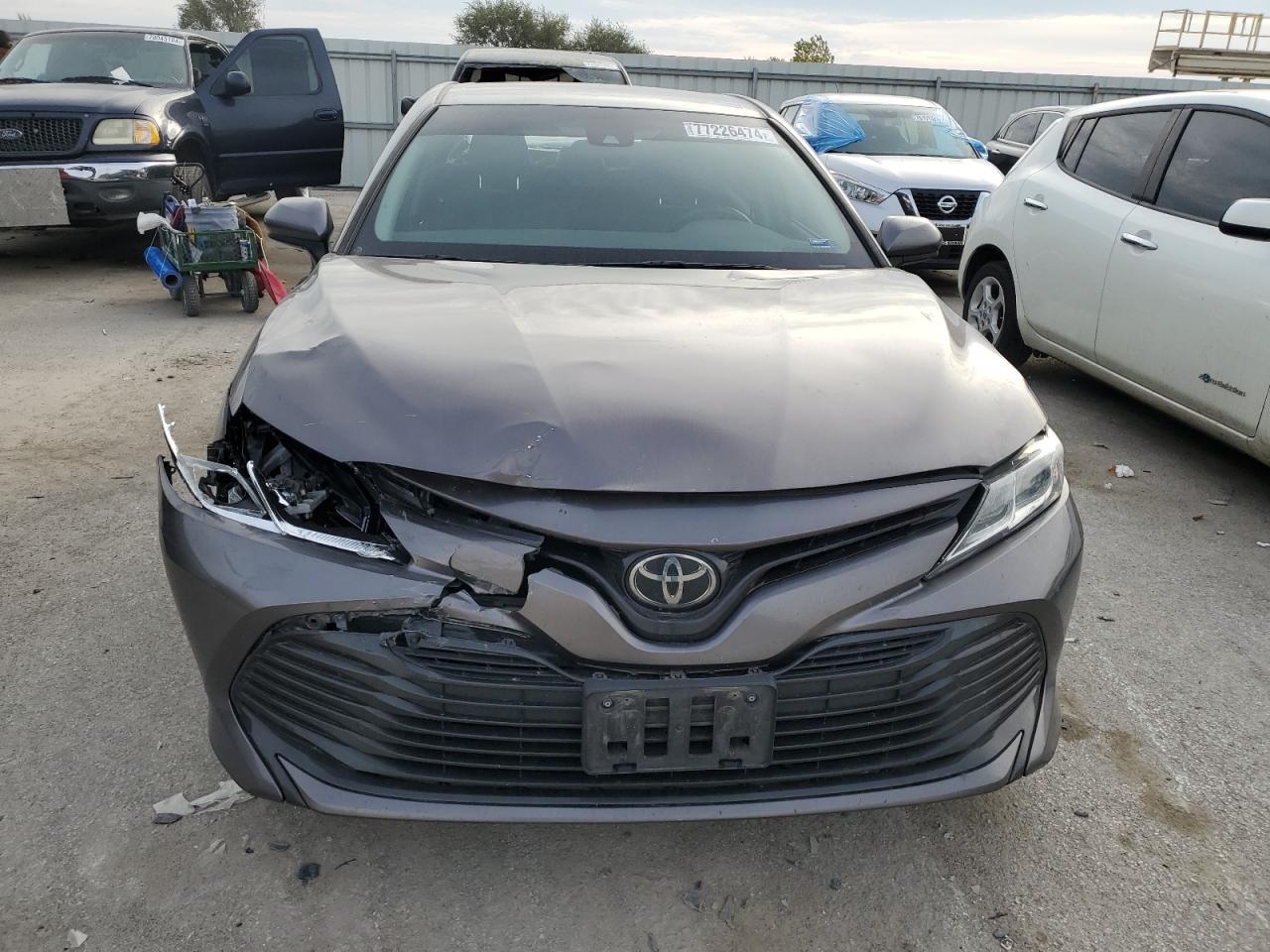 2018 Toyota Camry VIN 4T1B11HK4JU637173 Copart auction photo, rear end / front end damage thumbnail 5
