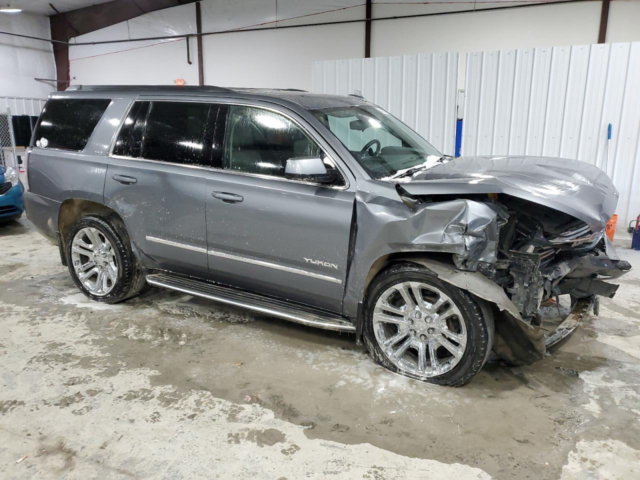 2020 GMC Yukon VIN 1GKS2BKC7LR291347 Copart auction photo, front end damage thumbnail 4