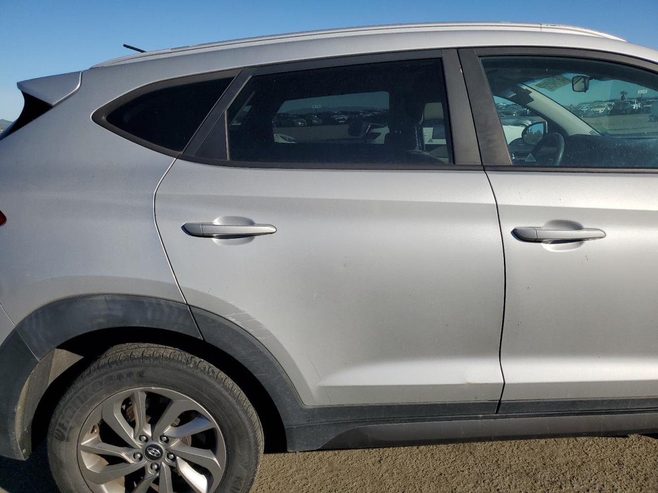 2016 Hyundai Tucson VIN KM8J33A41GU187598 Copart auction photo, minor dent/scratches damage thumbnail 10