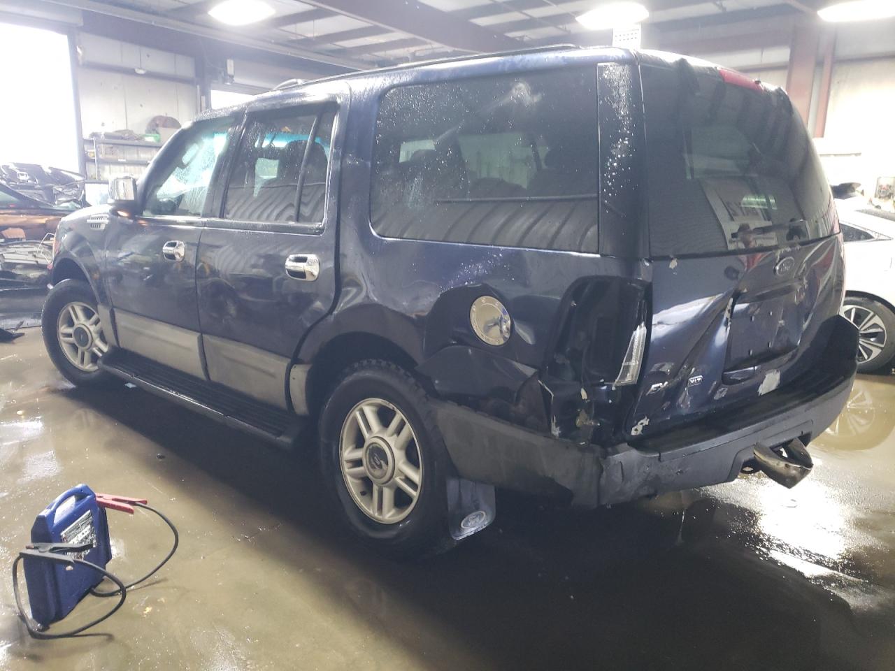 2003 Ford Expedition VIN 1FMPU16WX3LB09889 Copart auction photo, rear end damage thumbnail 2