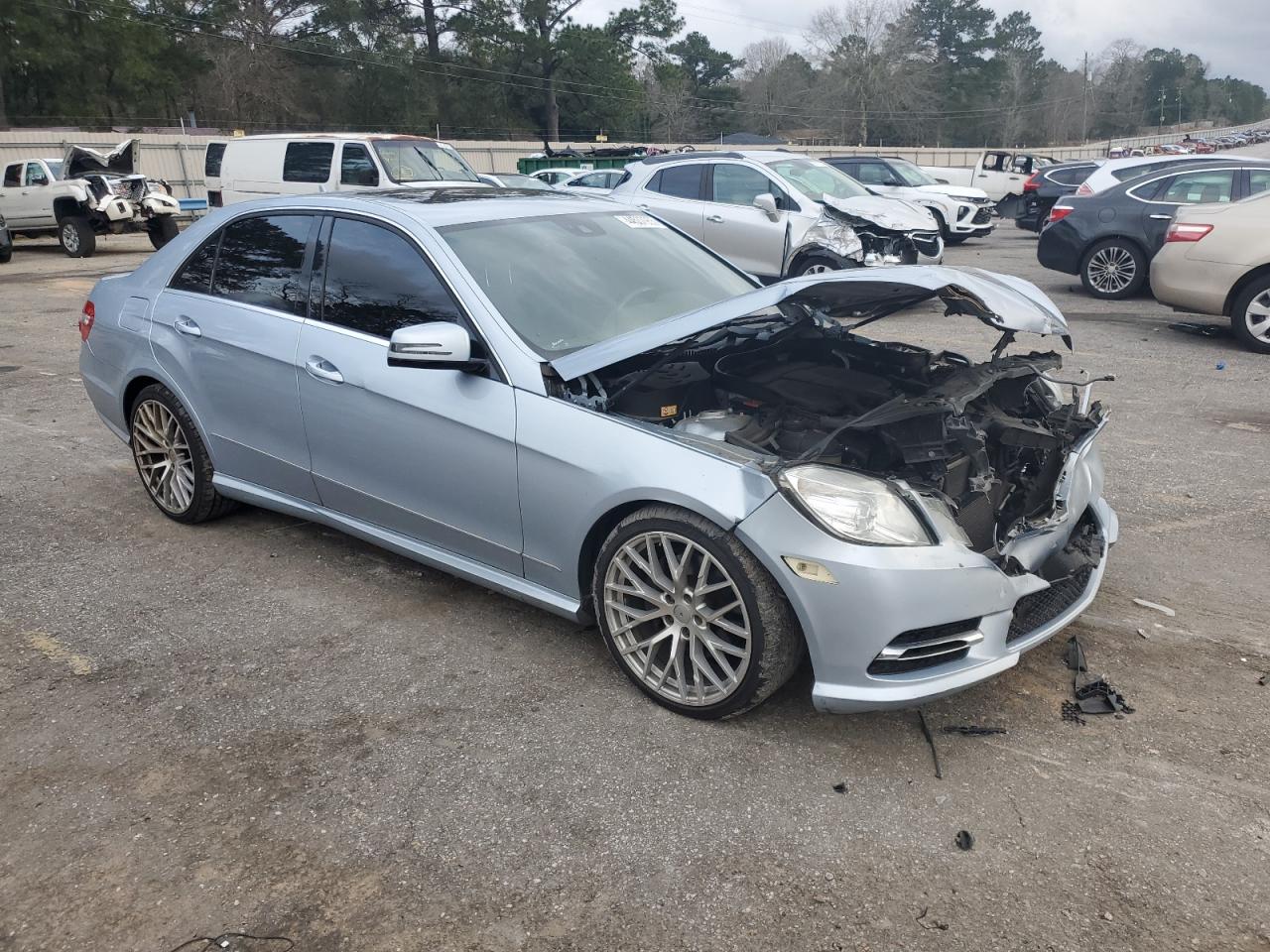 2013 Mercedes-Benz E-klasse VIN WDDHF5KB6DA670140 Copart auction photo, front end damage thumbnail 4