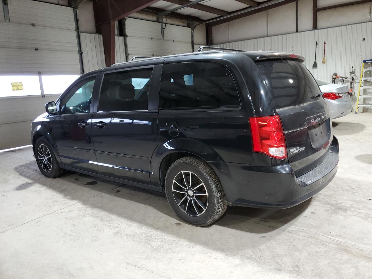 2016 Dodge Caravan VIN 2C4RDGEG5GR197192 Copart auction photo, normal wear damage thumbnail 2