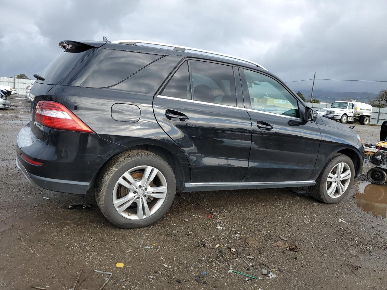 2013 Mercedes-Benz M-klasse VIN 4JGDA5JB8DA123889 Copart auction photo, front end / side damage thumbnail 3
