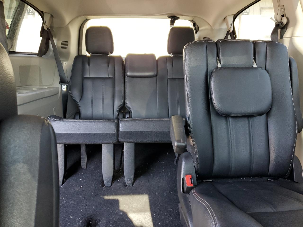 2016 Chrysler Town & Country VIN 2C4RC1BG1GR282602 Copart auction photo, front end damage thumbnail 10