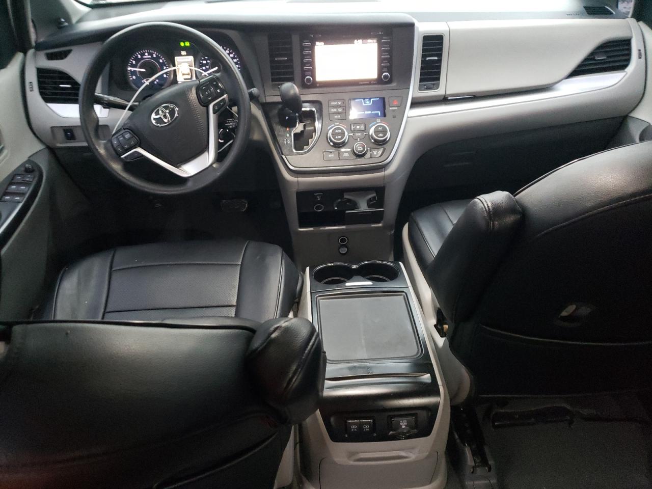 2020 Toyota Sienna VIN 5TDKZ3DC8LS054930 Copart auction photo, front end / side damage thumbnail 8