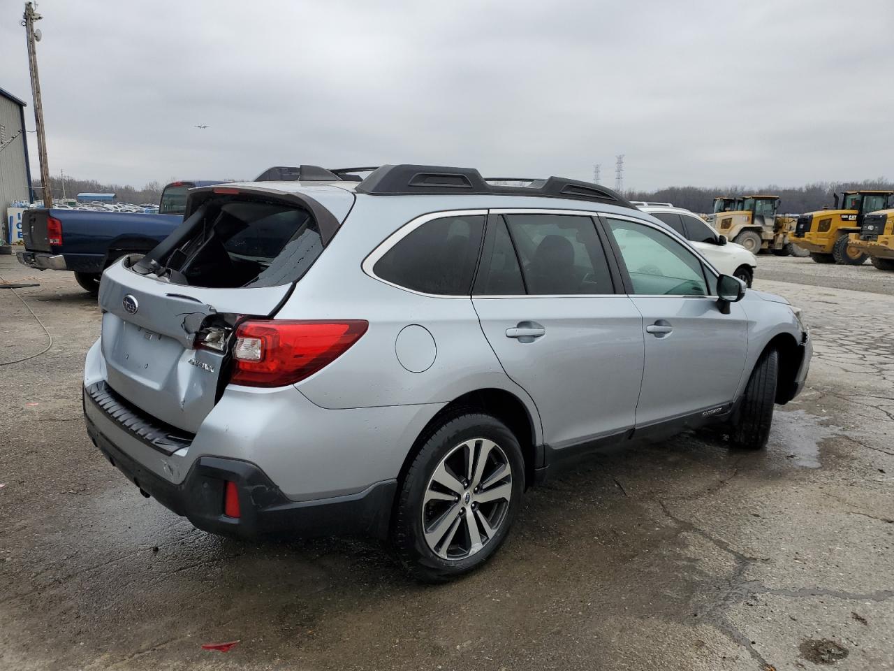 2018 Subaru Outback VIN 4S4BSANC2J3250377 Copart auction photo, rear end damage thumbnail 3