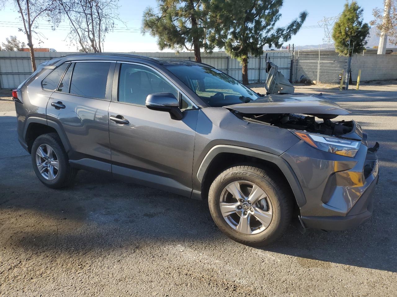2022 Toyota RAV 4 VIN 2T3W1RFVXNC195964 Copart auction photo, front end / side damage thumbnail 4