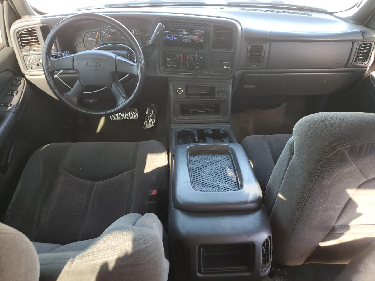 2004 Chevrolet Silverado VIN 2GCEC19T641133386 Copart auction photo, all over damage thumbnail 8