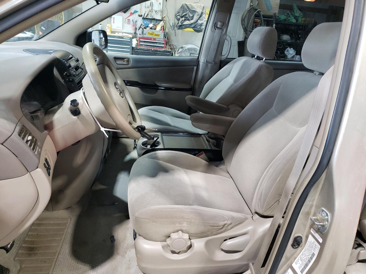 2004 Toyota Sienna VIN 5TDZA23C14S176600 Copart auction photo, front end / minor dent/scratches damage thumbnail 7