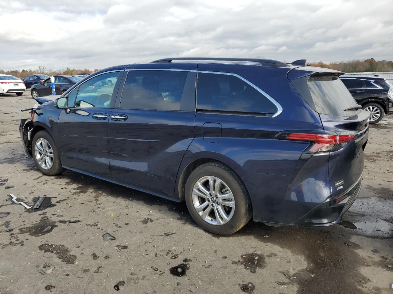 2022 Toyota Sienna VIN 5TDDSKFC6NS052651 Copart auction photo, front end / minor dent/scratches damage thumbnail 2