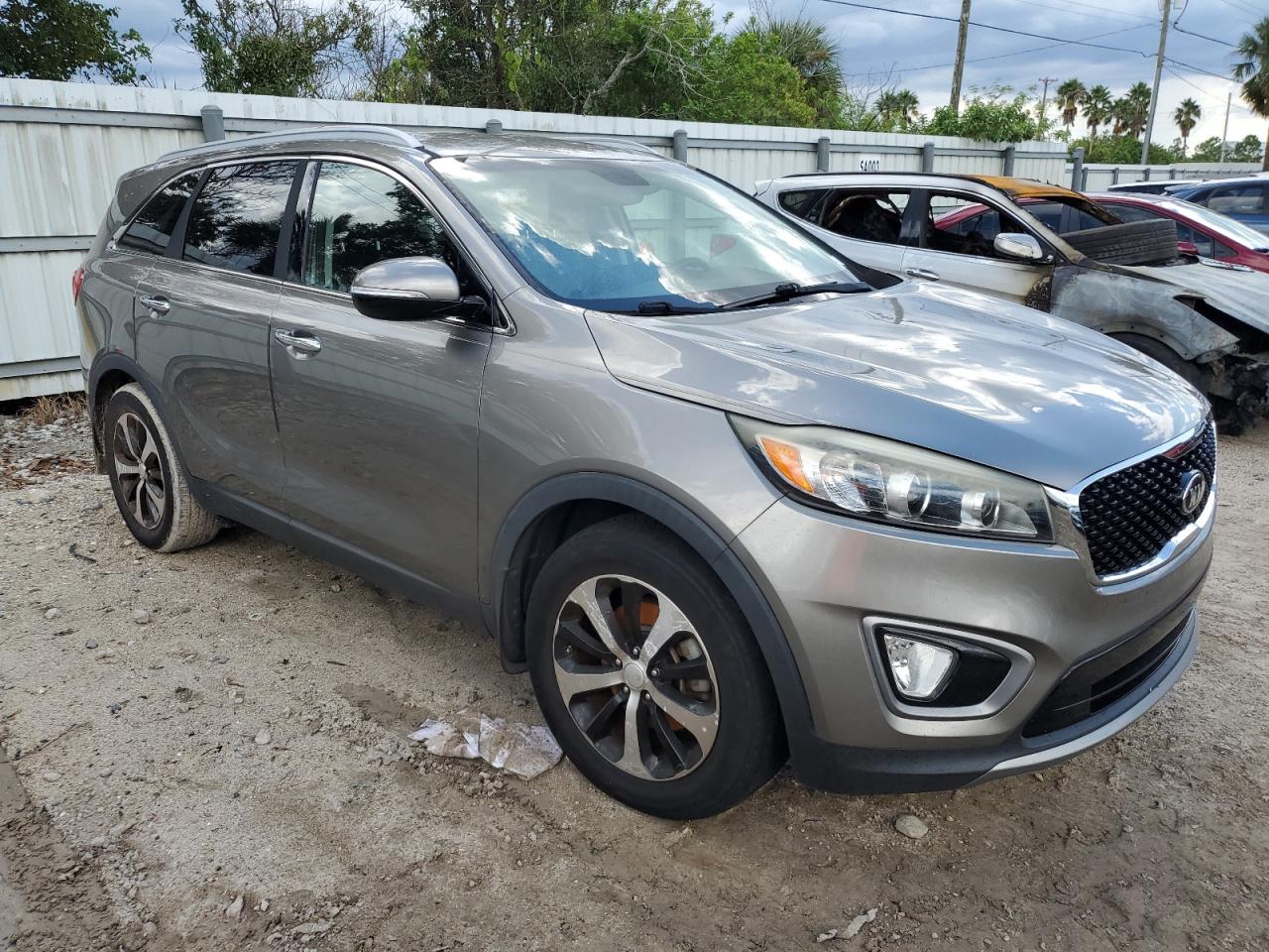 2016 KIA Sorento VIN 5XYPH4A52GG099336 Copart auction photo, water/flood damage thumbnail 4