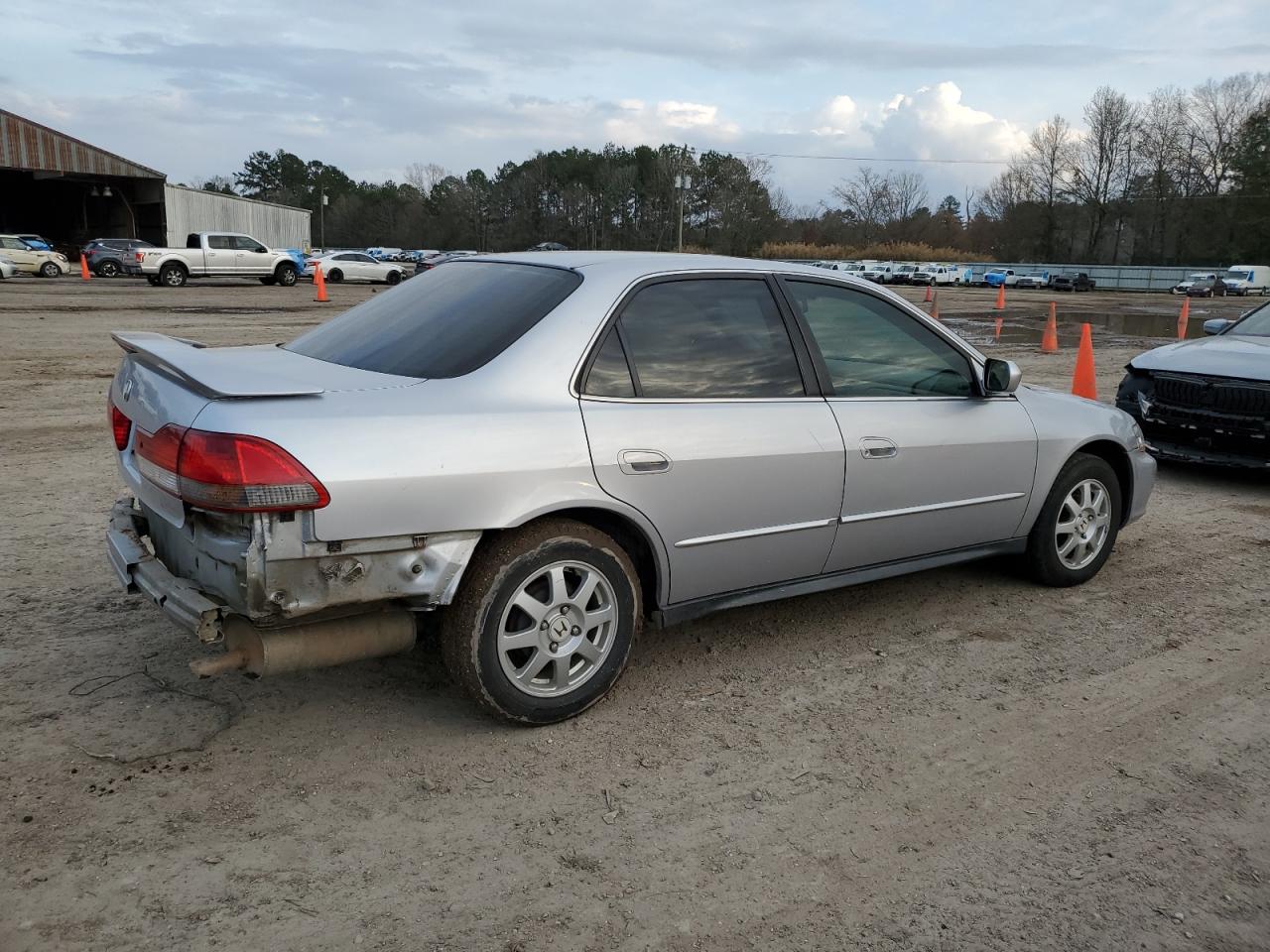 2002 Honda Accord VIN 1HGCG56762A110026 Copart auction photo, rear end damage thumbnail 3