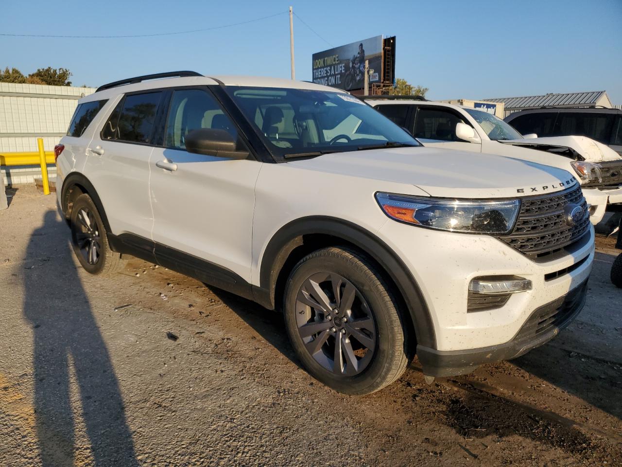 2021 Ford Explorer VIN 1FMSK8DHXMGC10681 Copart auction photo, hail / minor dent/scratches damage thumbnail 4