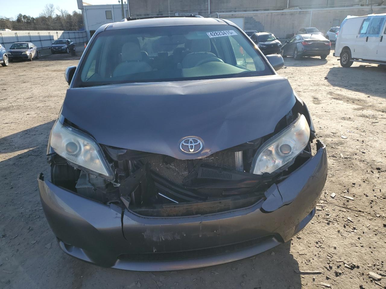 2011 Toyota Sienna VIN 5TDKK3DCXBS165630 Copart auction photo, front end damage thumbnail 5