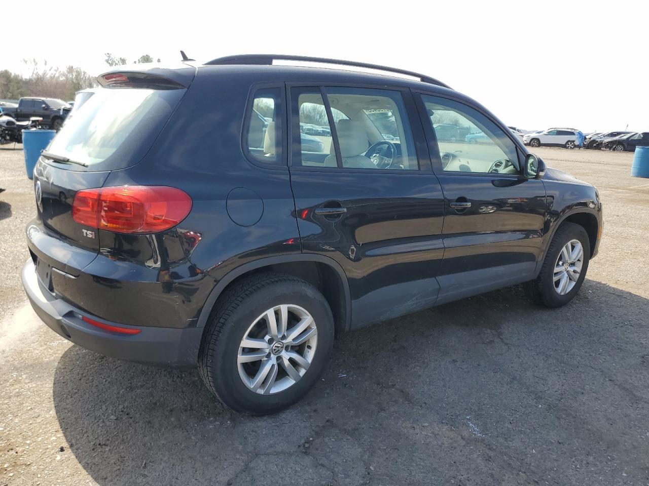 2016 Volkswagen Tiguan VIN WVGAV7AX1GW600443 Copart auction photo, front end damage thumbnail 3