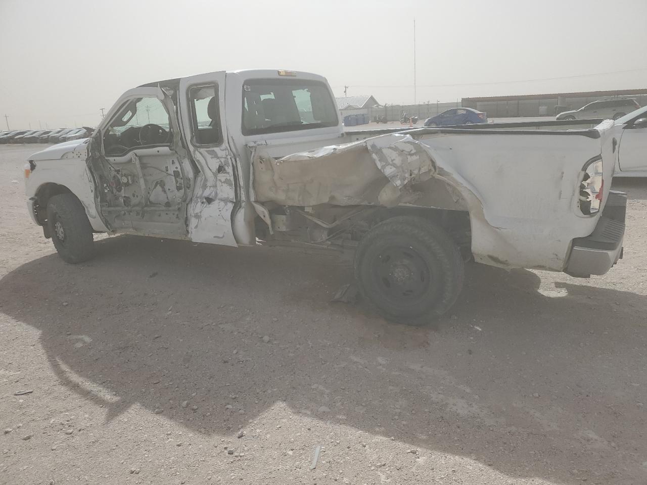 2013 Ford F250 VIN 1FT7X2A62DEA31915 Copart auction photo, side / rear end damage thumbnail 2