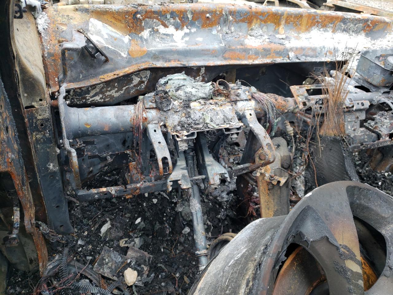 2019 Jeep Grand Cherokee VIN 1C4PJMDX6KD139538 Copart auction photo, burn damage thumbnail 9