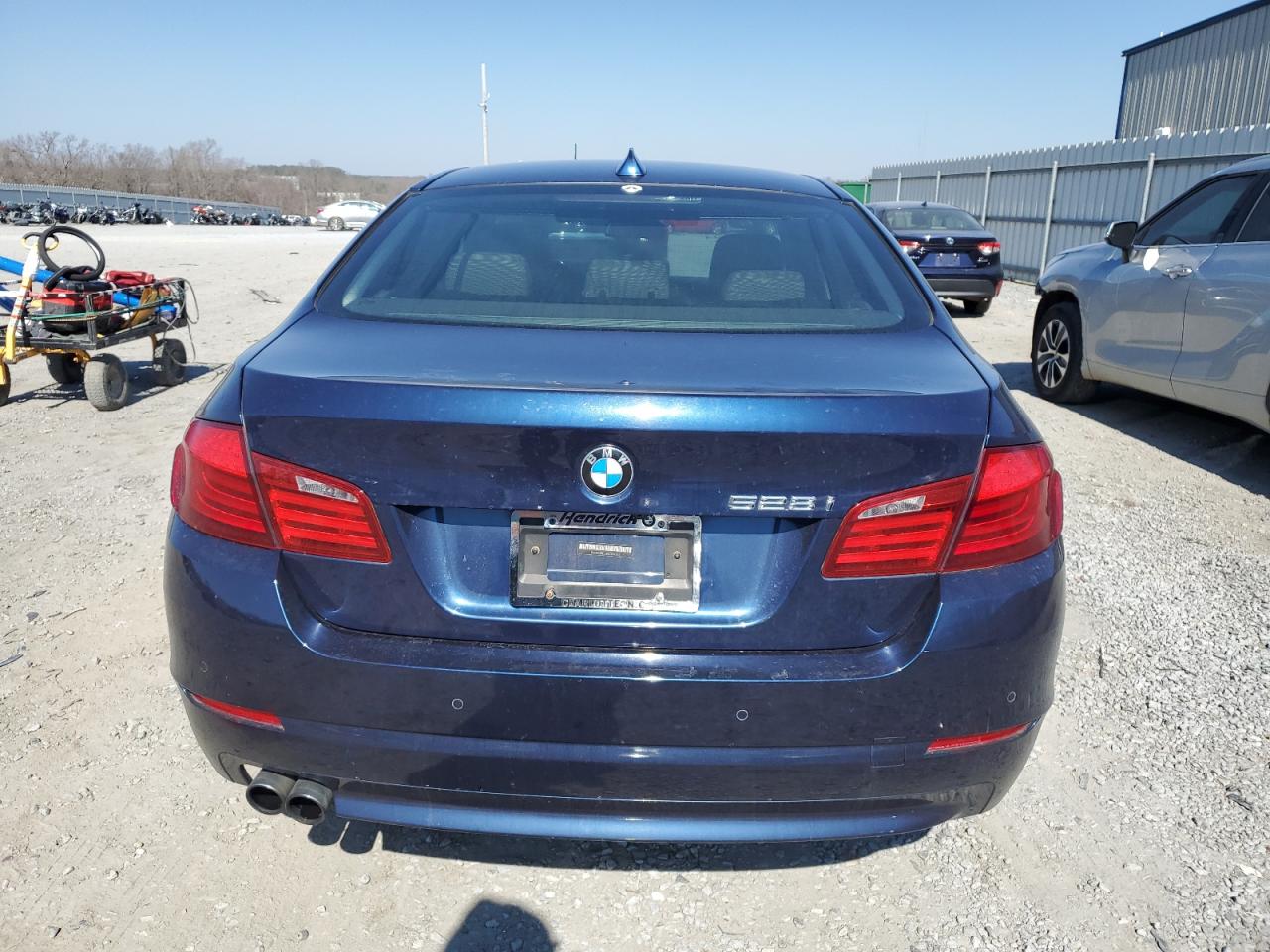 2011 BMW 5er VIN WBAFR1C53BC747331 Copart auction photo, front end damage thumbnail 6