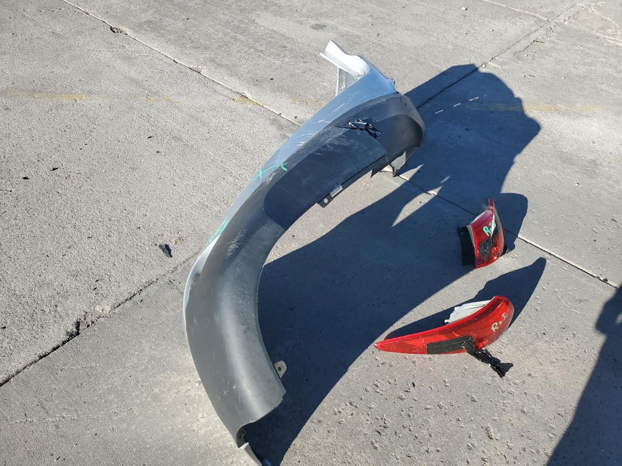2011 Hyundai Tucson VIN KM8JUCAC2BU205085 Copart auction photo, rear end damage thumbnail 13