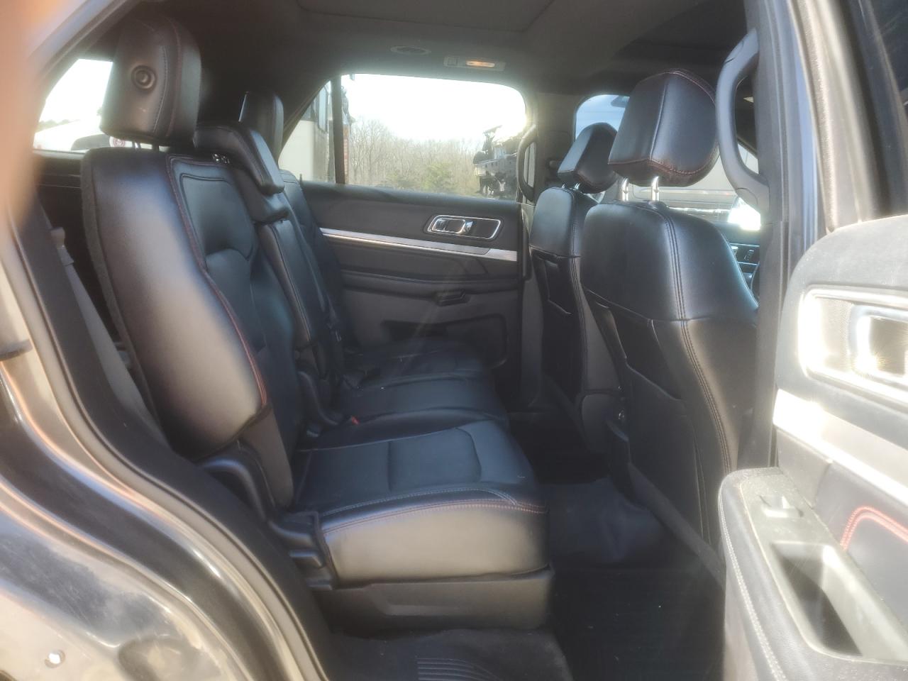 2016 Ford Explorer VIN 1FM5K8GT7GGC06850 Copart auction photo, side / rear end damage thumbnail 11