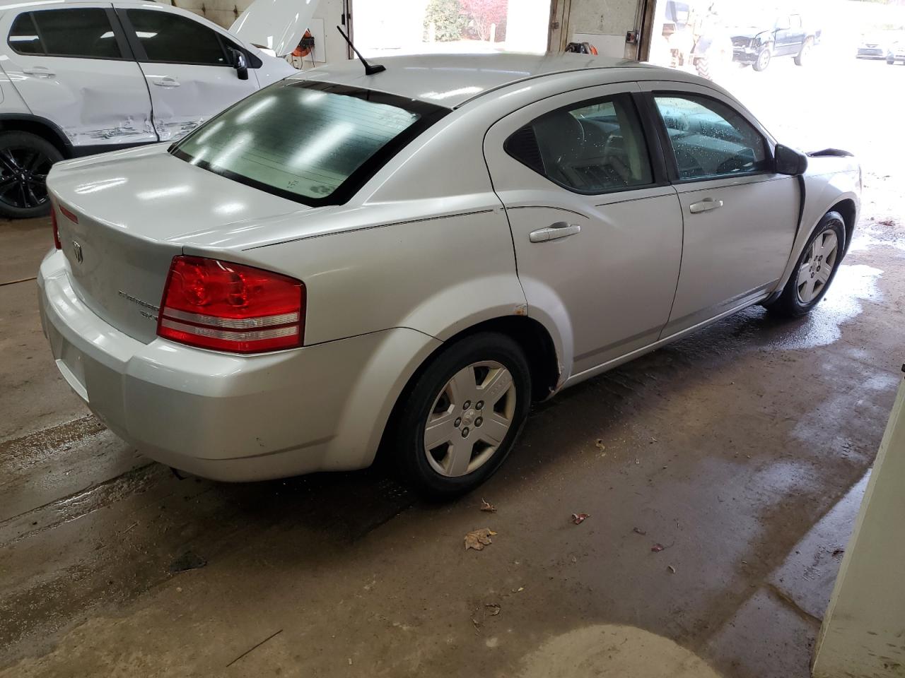 2010 Dodge Avenger VIN 1B3CC4FB9AN204323 Copart auction photo, front end / minor dent/scratches damage thumbnail 3