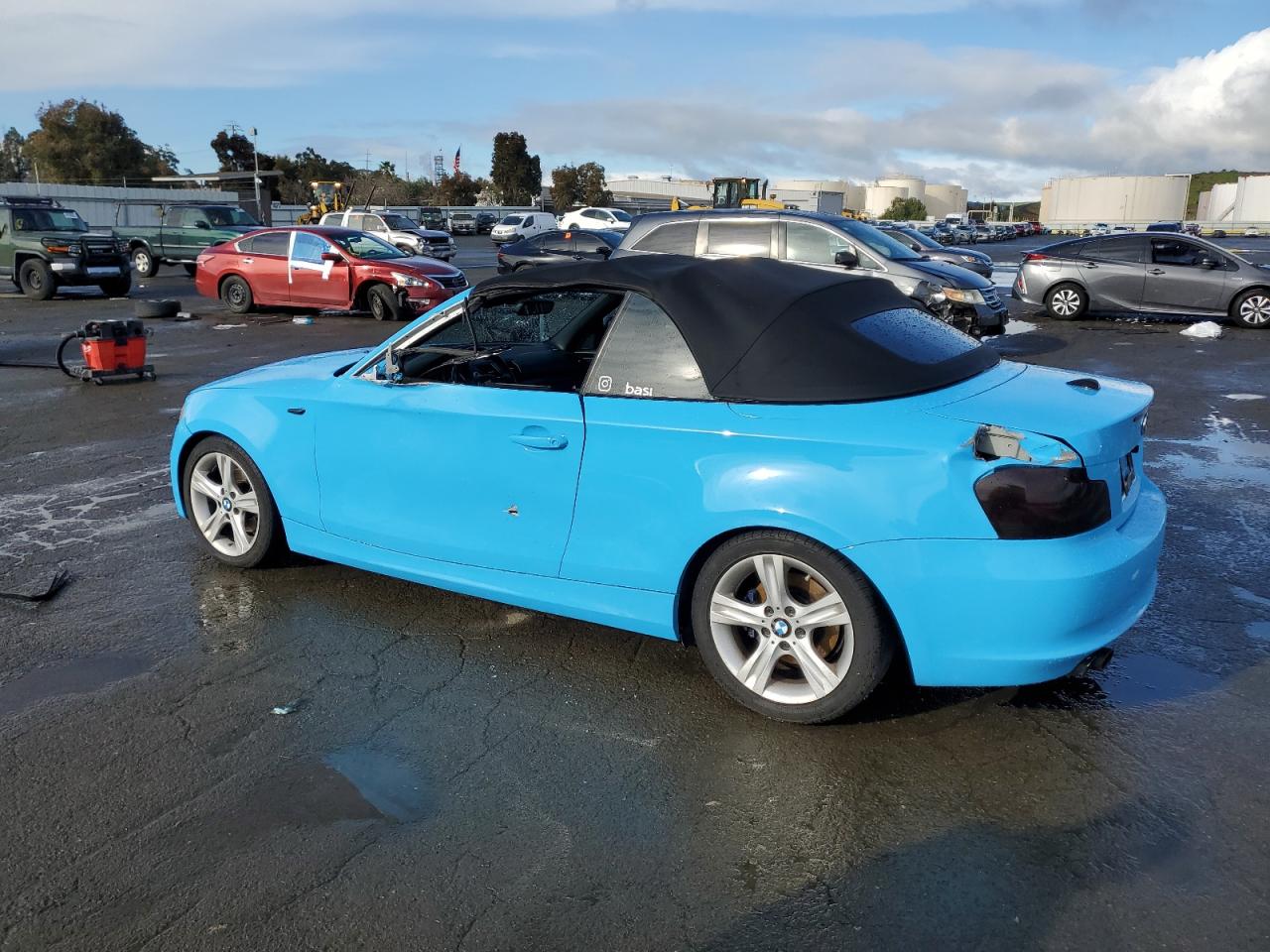 2011 BMW 1er VIN WBAUN1C53BVH83384 Copart auction photo, side damage thumbnail 2