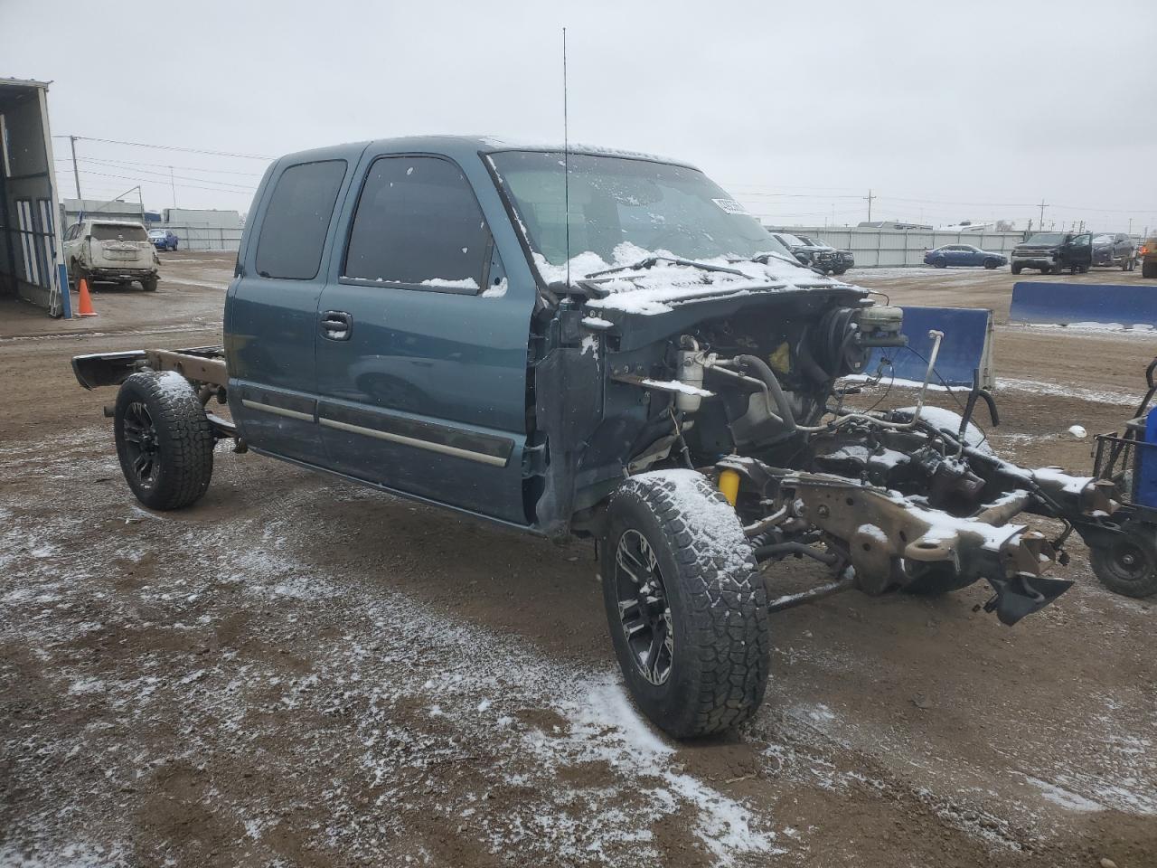 2006 Chevrolet Silverado VIN 1GCEK19B66Z205871 Copart auction photo, stripped damage thumbnail 4