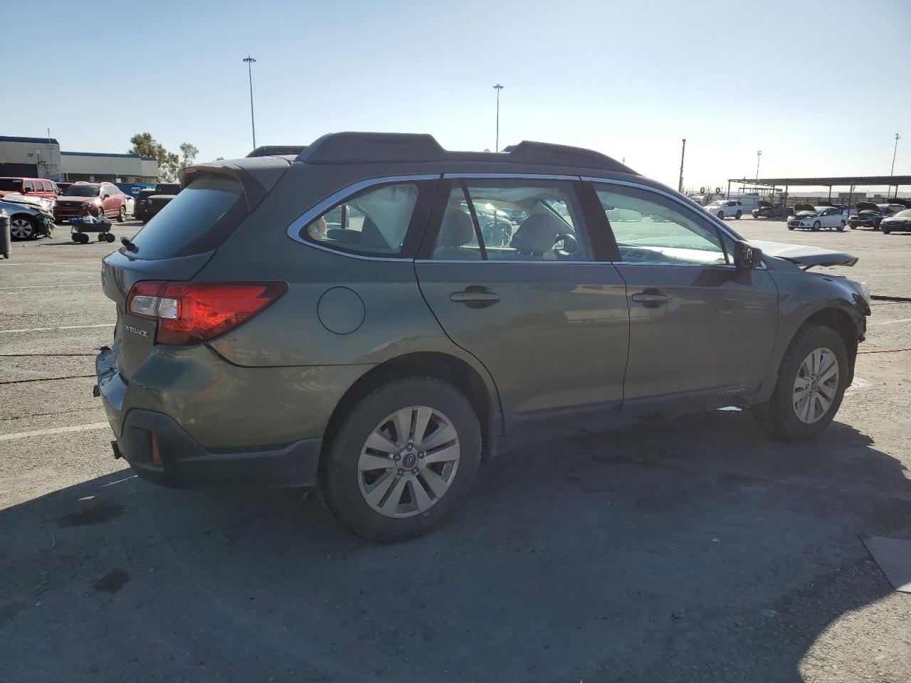 2018 Subaru Outback VIN 4S4BSAAC6J3390342 Copart auction photo, front end / rear end damage thumbnail 3