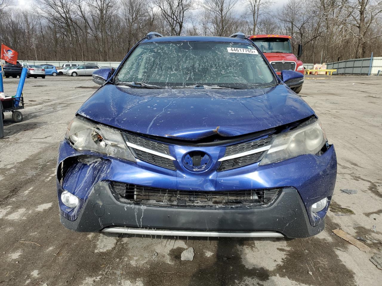 2015 Toyota RAV 4 VIN 2T3RFREV3FW246916 Copart auction photo, front end damage thumbnail 5