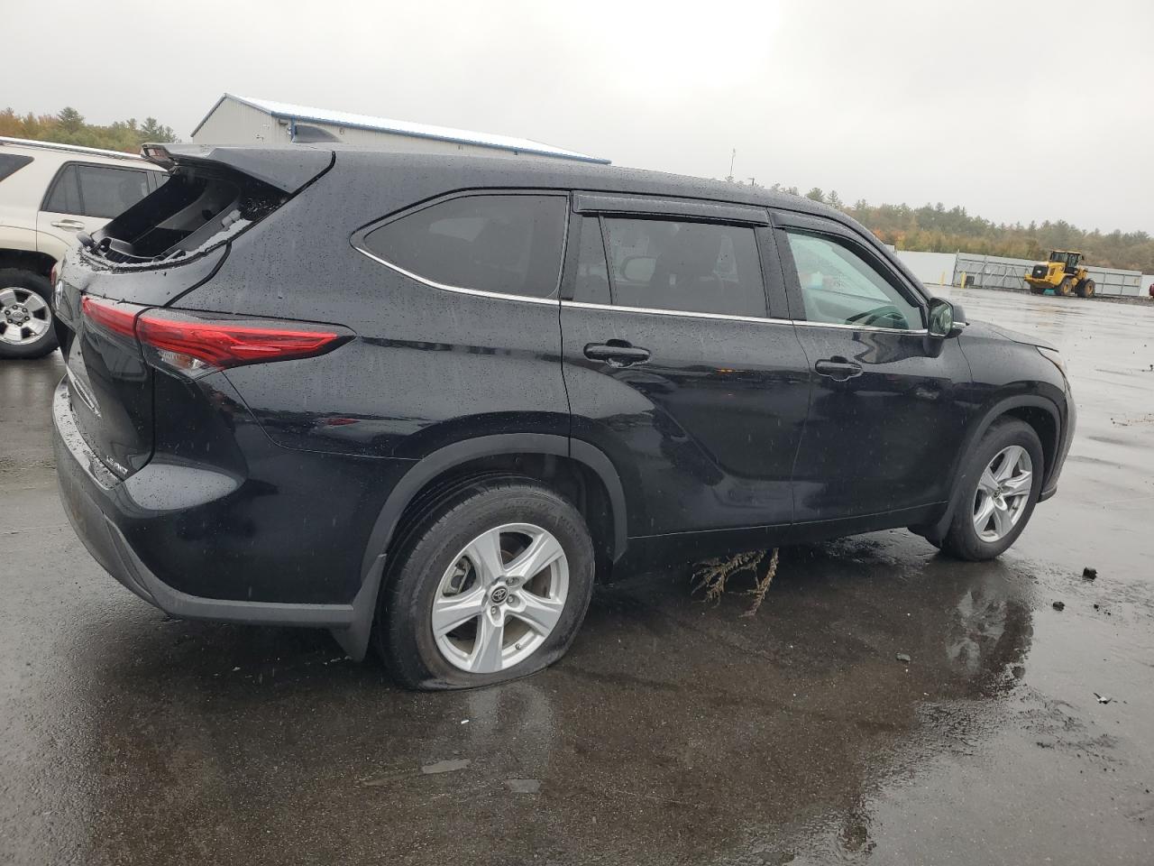 2021 Toyota Highlander VIN 5TDBZRBH7MS556167 Copart auction photo, side / rear end damage thumbnail 3