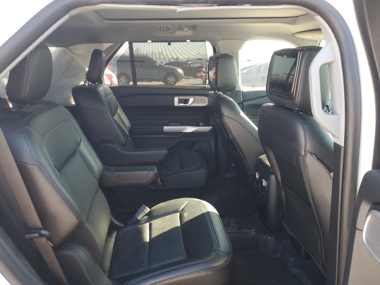 2021 Ford Explorer VIN 1FMSK8FH8MGA56632 Copart auction photo, front end / minor dent/scratches damage thumbnail 11